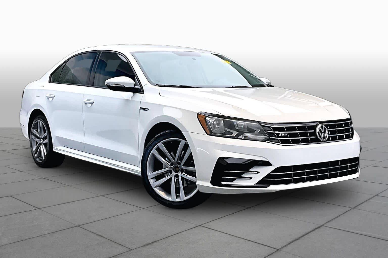 Used 2018 Volkswagen Passat 2.0T R-Line FWD image 3