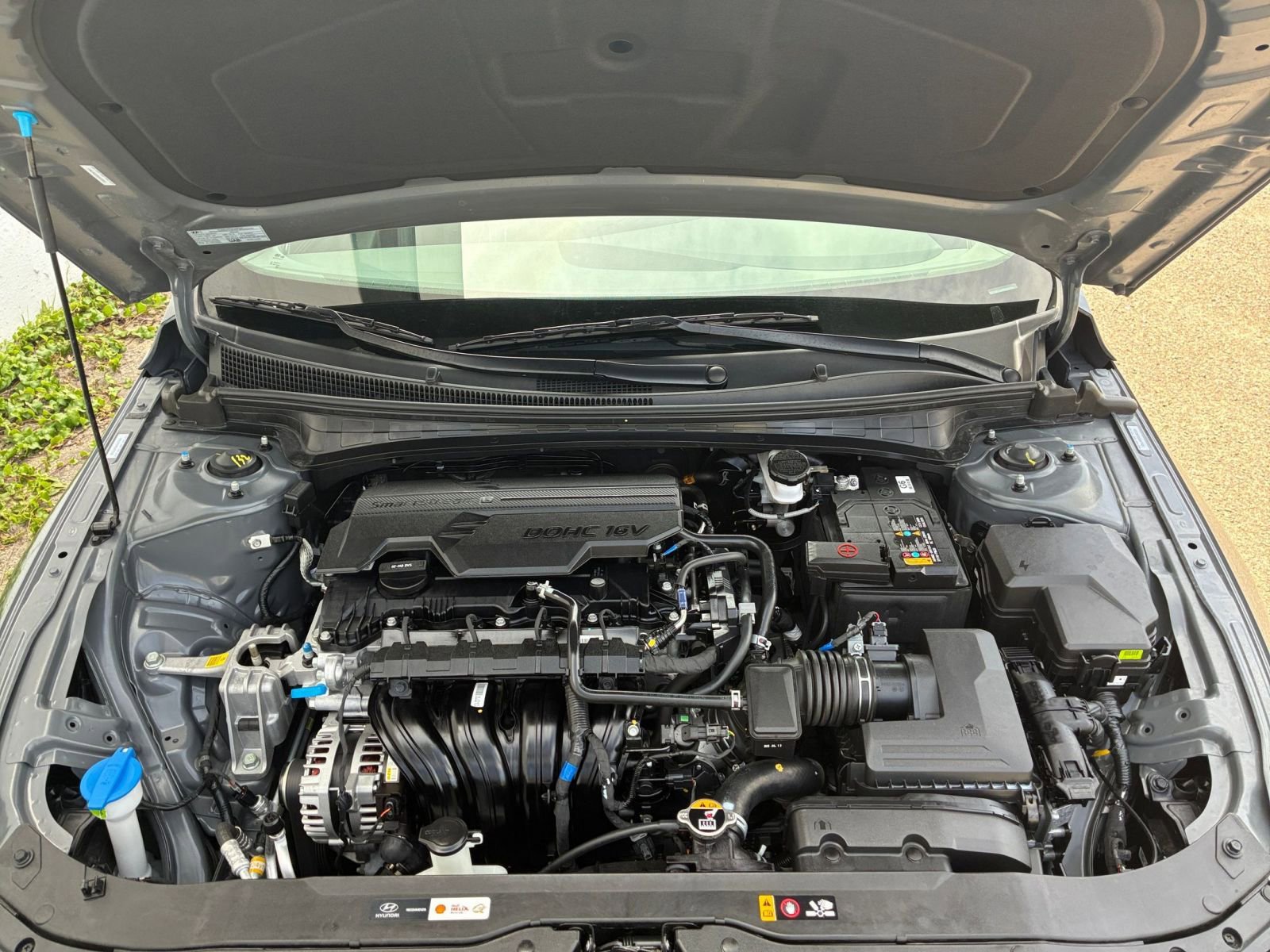 Used 2025 Hyundai Elantra SEL image 33