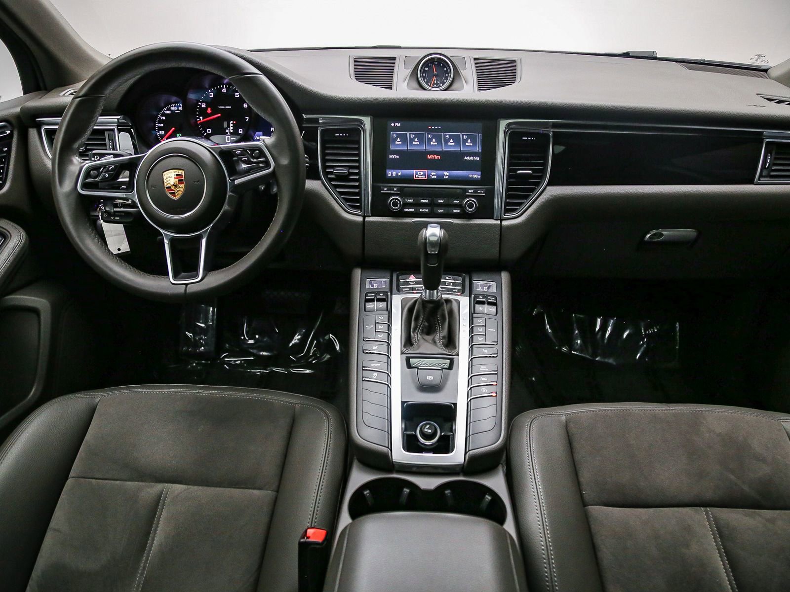 Certified 2017 Porsche Macan AWD/4WD image 15