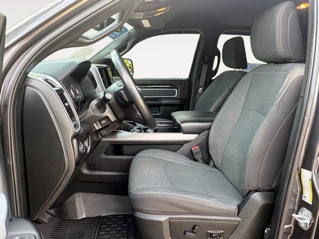 Used 2022 RAM 2500 Big Horn w/ Night Edition AWD/4WD image 4