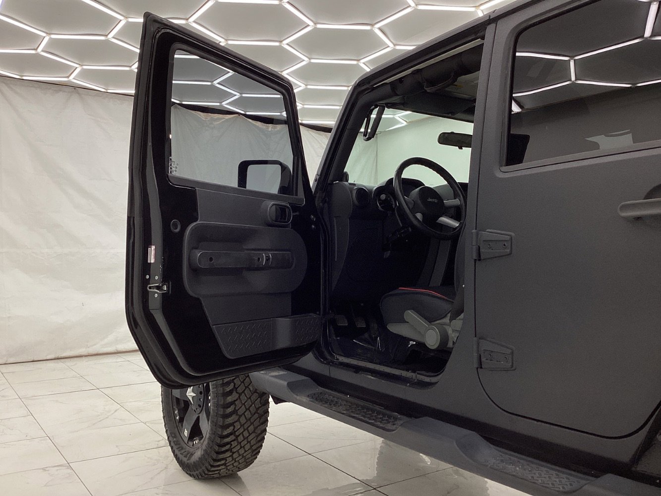 Used 2009 Jeep Wrangler Unlimited Sahara w/ Dual Top Group image 16