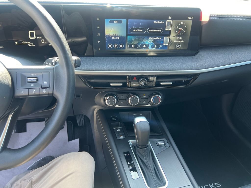 New 2025 Nissan Kicks SV AWD/4WD image 18
