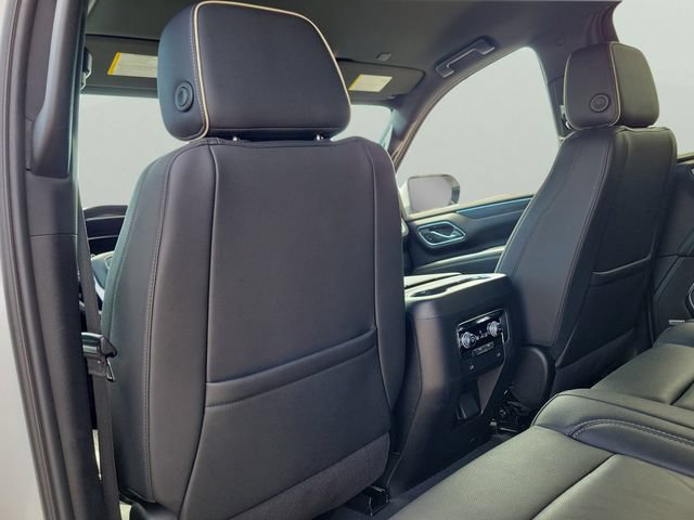 Used 2024 GMC Yukon XL SLT RWD image 12