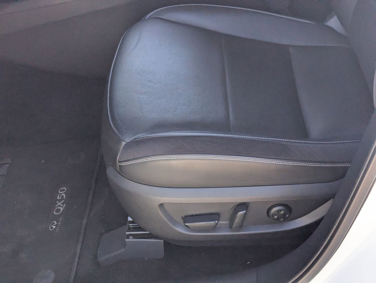 Certified 2023 INFINITI QX50 Sensory AWD/4WD image 21