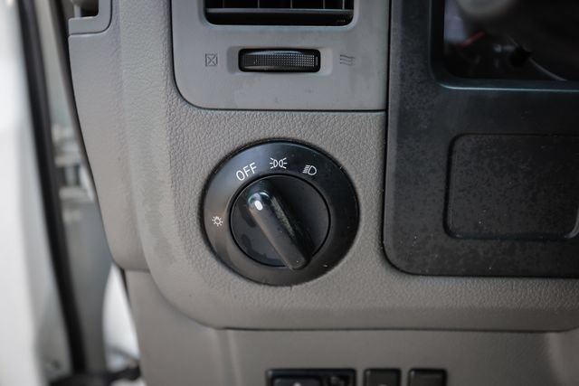 Used 2021 Nissan NV 3500 SV RWD image 35