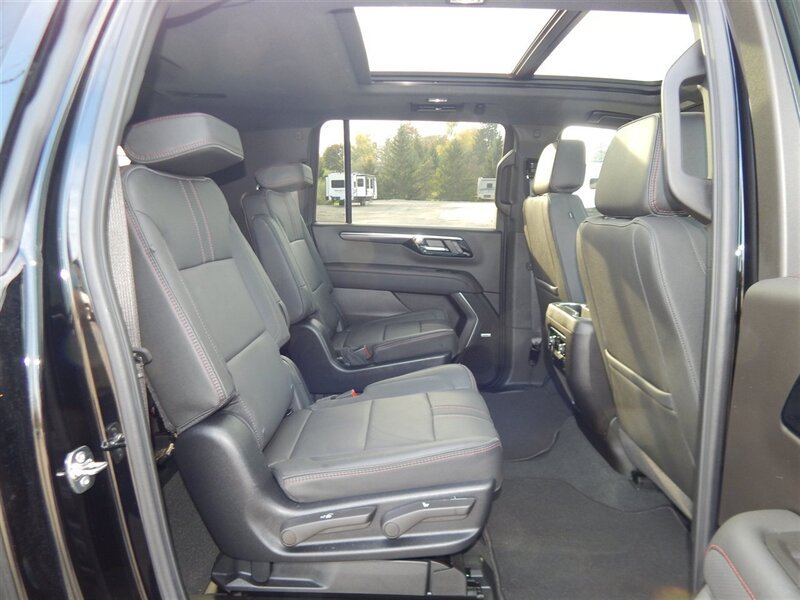 Used 2026 Chevrolet Suburban RST w/ RST Capability Package AWD/4WD image 16