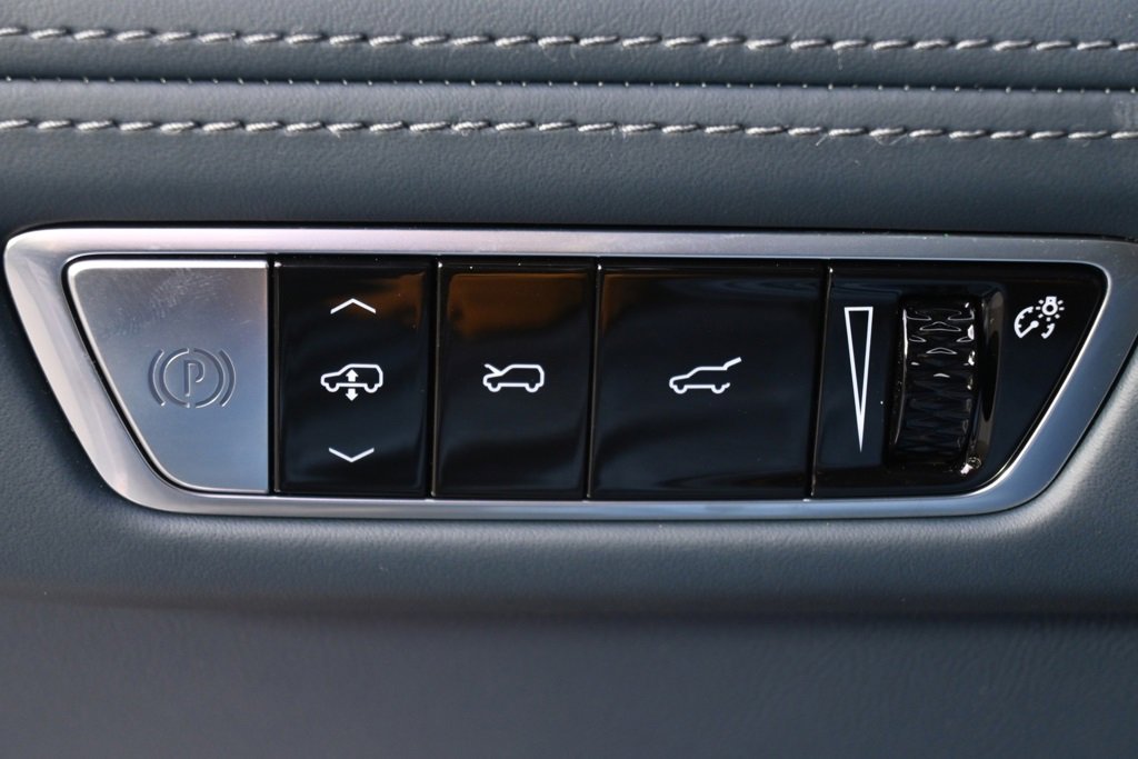 New 2025 Cadillac Escalade IQ Luxury 2 image 25