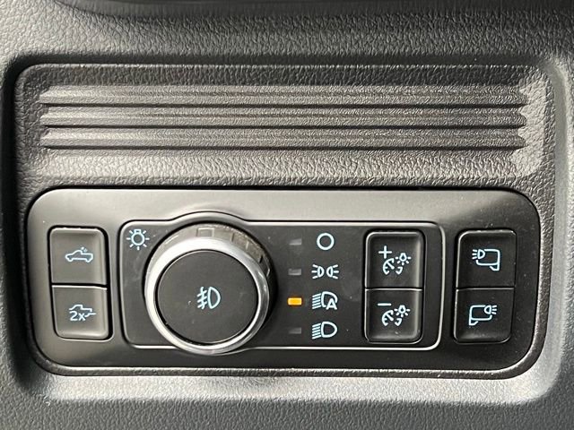 Used 2025 Ford F350 Lariat w/ Black Appearance Package AWD/4WD image 32