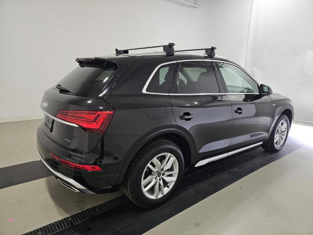 Used 2023 Audi Q5 2.0T Premium w/ Convenience Package AWD/4WD image 2