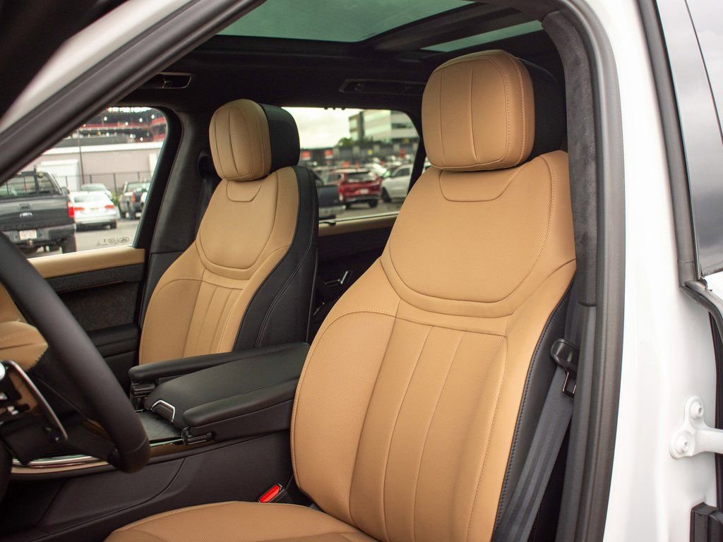 New 2025 Land Rover Range Rover Sport Autobiography image 17
