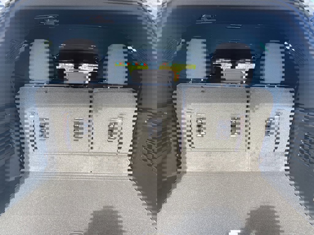 Used 2026 Chevrolet Traverse LT image 15