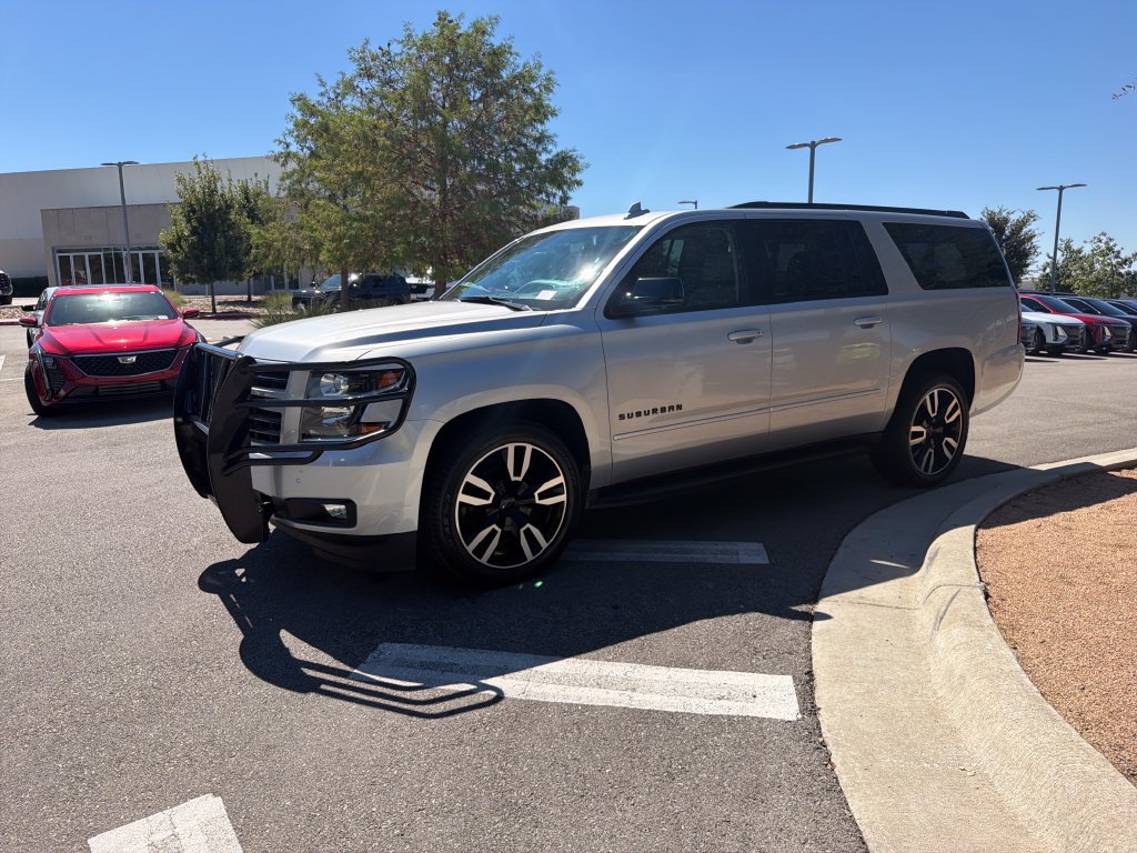 Used 2020 Chevrolet Suburban Premier RWD image 3