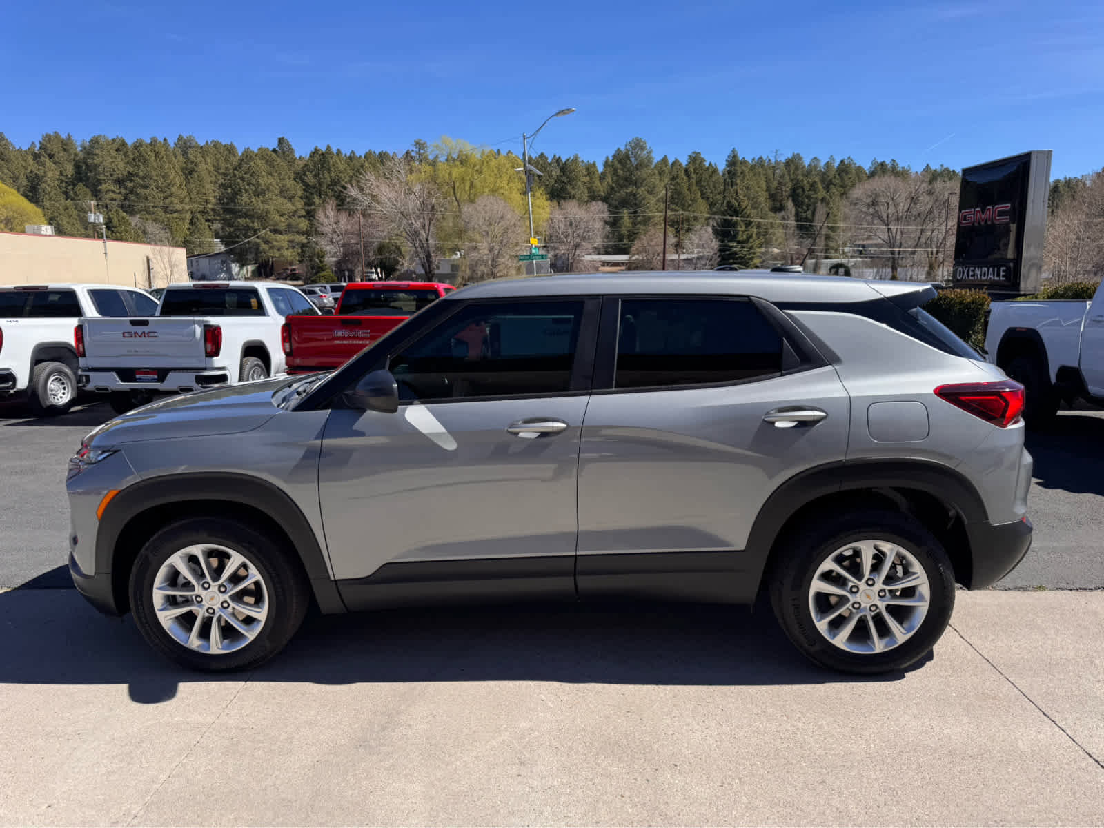 Used 2026 Chevrolet TrailBlazer LS image 2