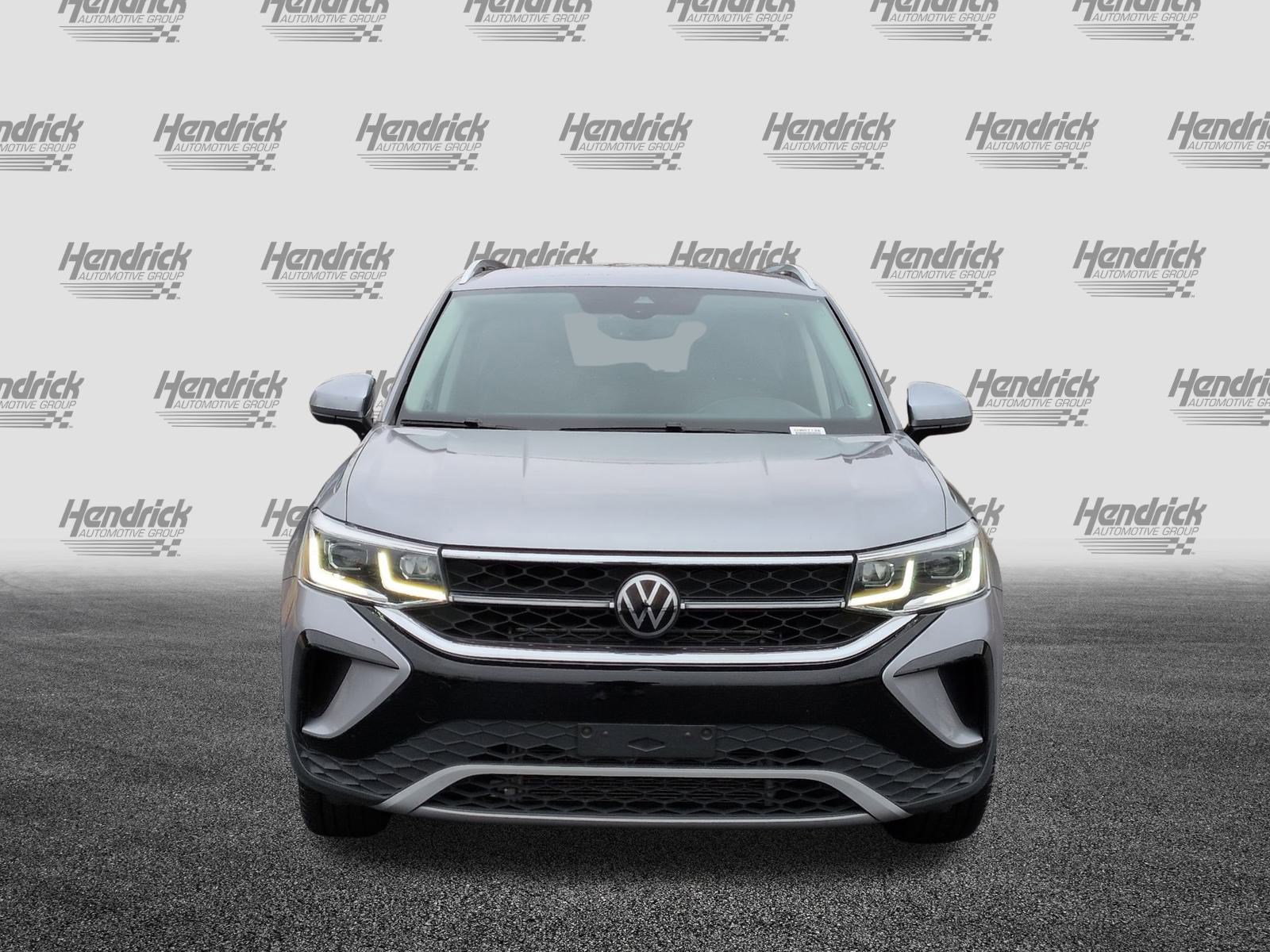 Used 2022 Volkswagen Taos SEL image 3