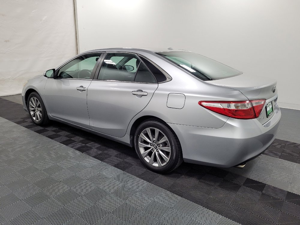 Used 2015 Toyota Camry XLE image 3