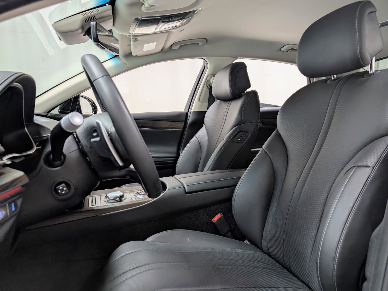 Used 2024 Genesis G80 image 15