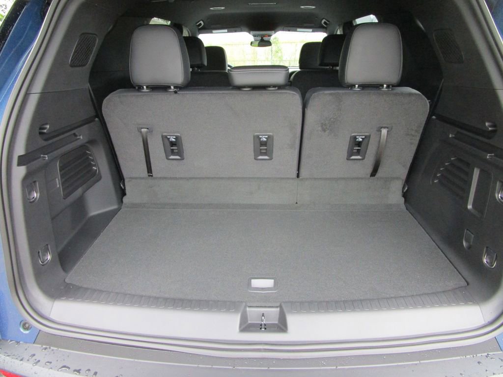 New 2026 Chevrolet Traverse LT FWD image 11