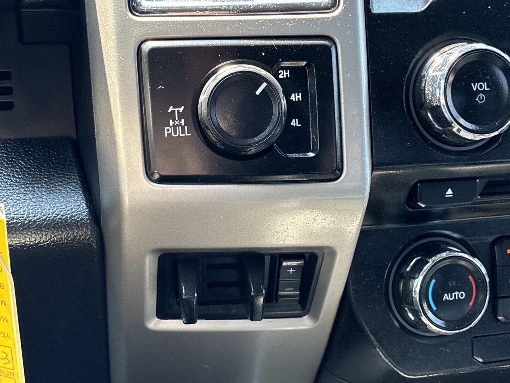 Used 2017 Ford F250 Lariat w/ Chrome Package AWD/4WD image 29
