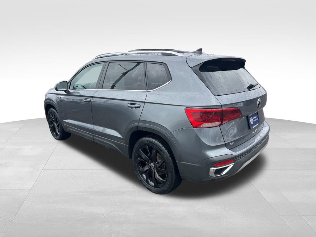 Used 2023 Volkswagen Taos SE w/ Panoramic Sunroof Package image 5