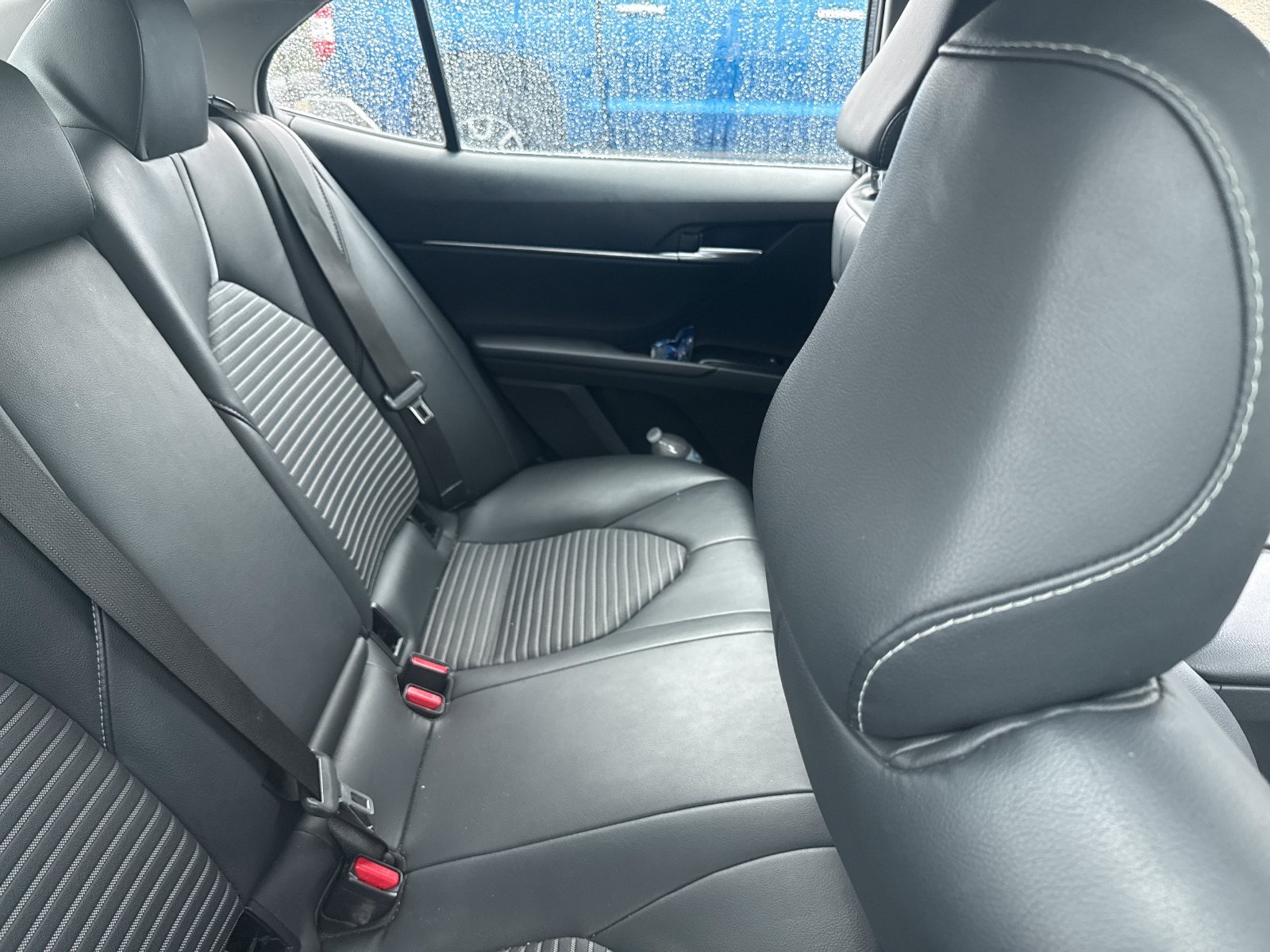 Used 2018 Toyota Camry SE w/ Moonroof Package FWD image 8