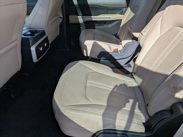 Used 2023 Ford Expedition Limited image 19