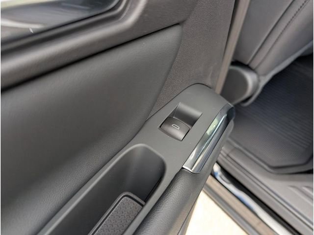 New 2026 Chevrolet Traverse LT w/ Driver Confidence Package image 11