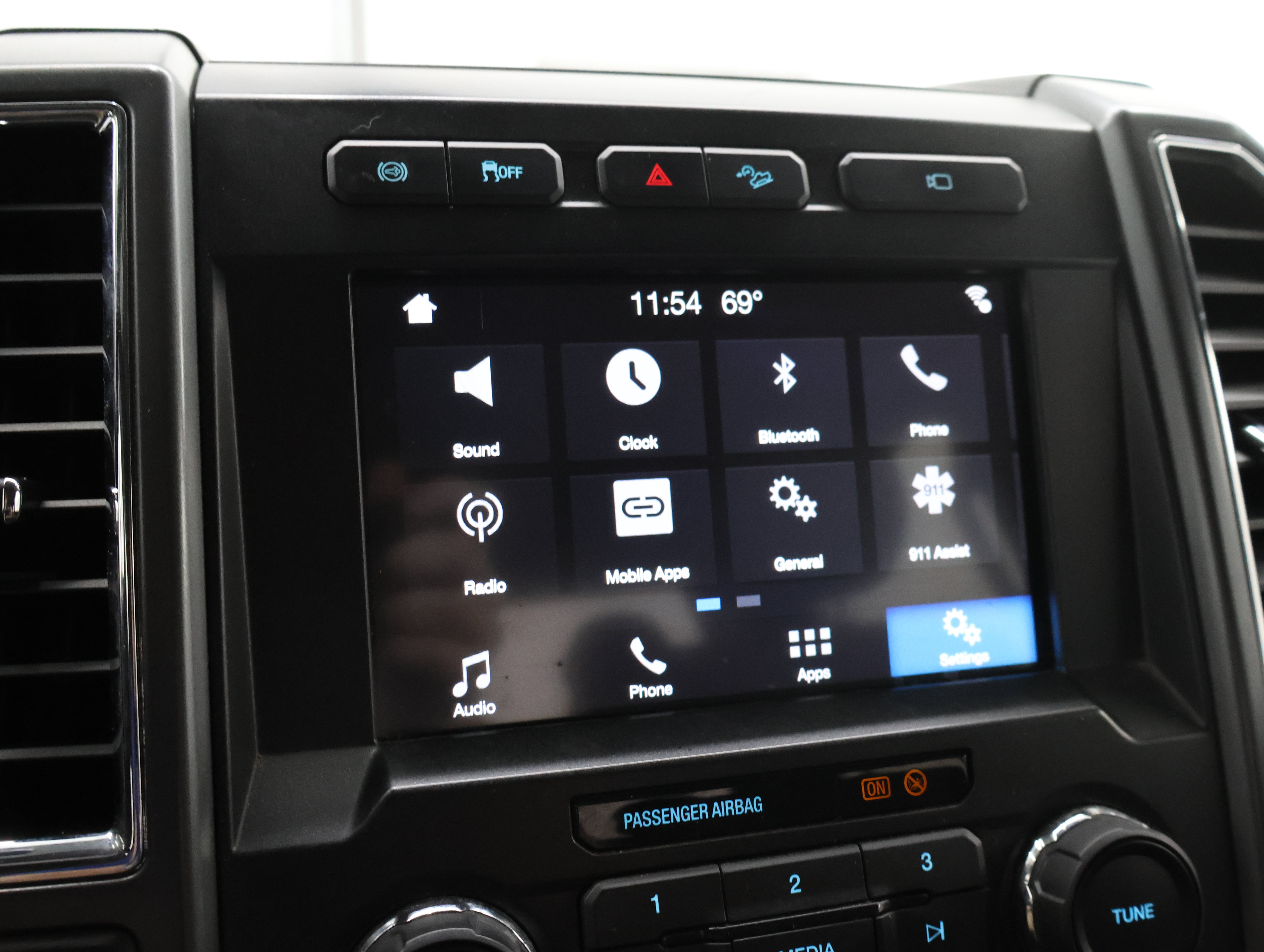 Used 2017 Ford F250 XLT w/ XLT Premium Package AWD/4WD image 52