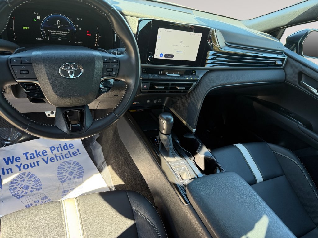 Used 2025 Toyota Camry SE FWD image 10