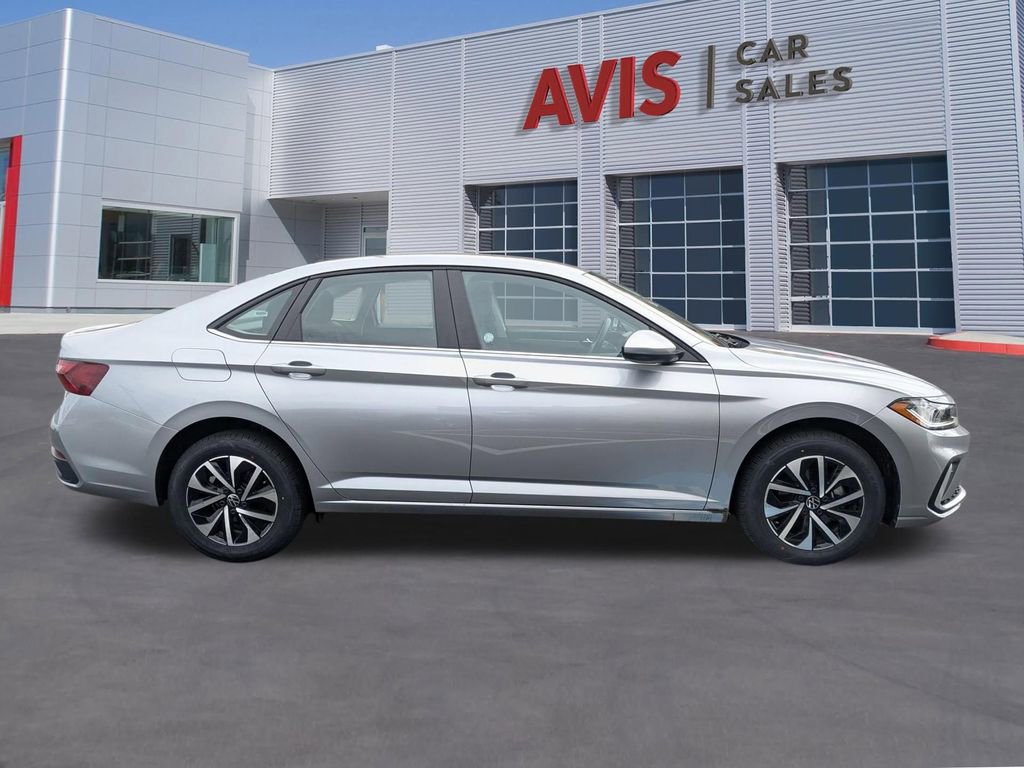 Used 2025 Volkswagen Jetta S image 5