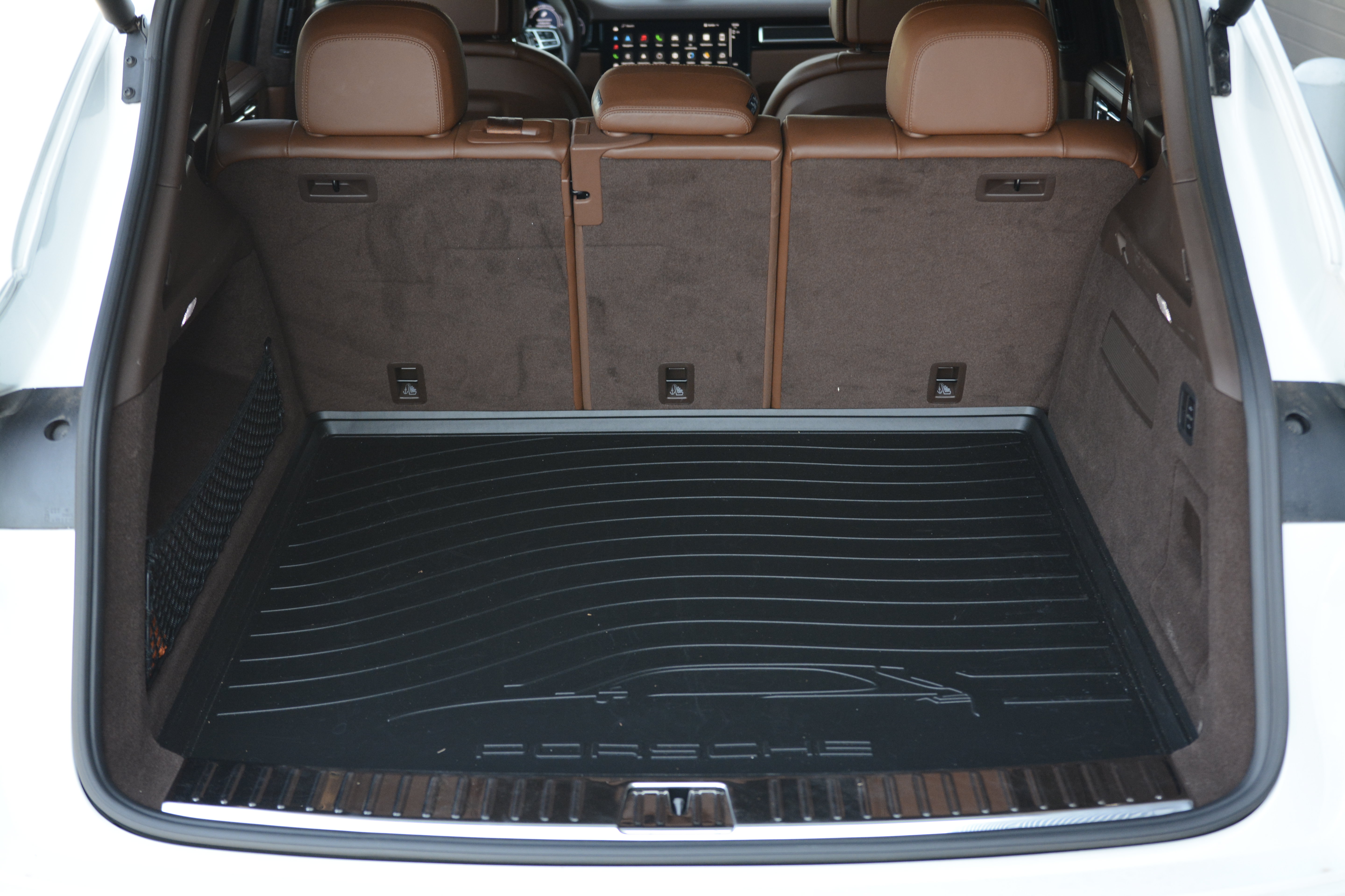 Certified 2023 Porsche Cayenne Turbo AWD/4WD image 45