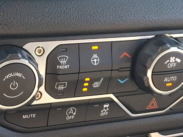 Used 2025 Jeep Wrangler Unlimited Sport AWD/4WD image 16