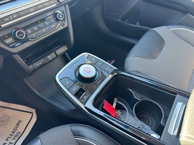 Used 2022 Kia Niro EX w/ Cold Weather Package FWD image 19