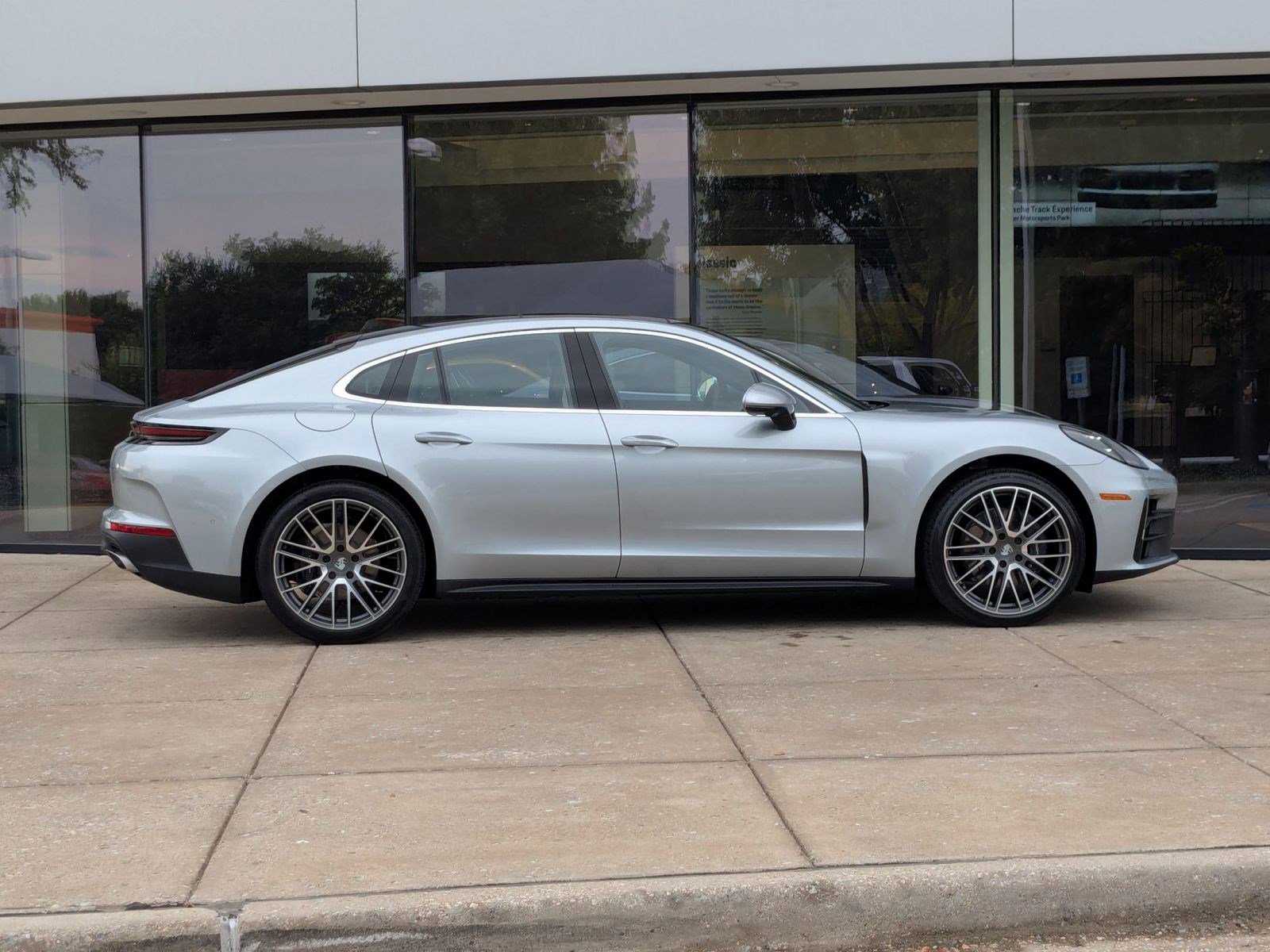 New 2026 Porsche Panamera image 8