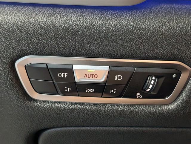 Used 2022 BMW X5 M50i w/ Executive Package image 27