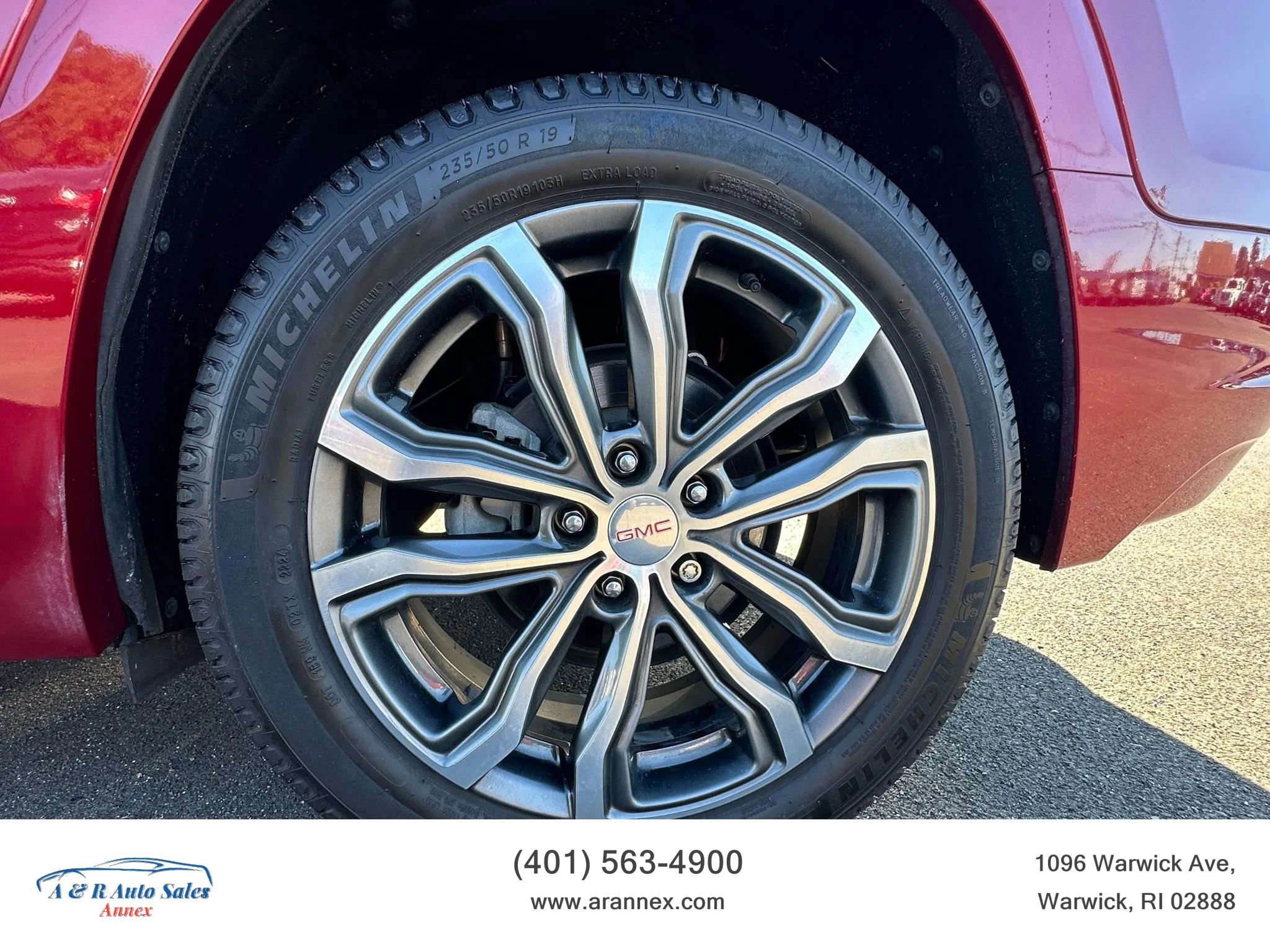 Used 2019 GMC Terrain Denali w/ Advanced Safety Package image 24