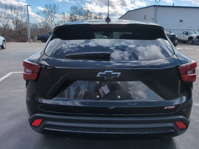 Used 2024 Chevrolet Trax RS image 2