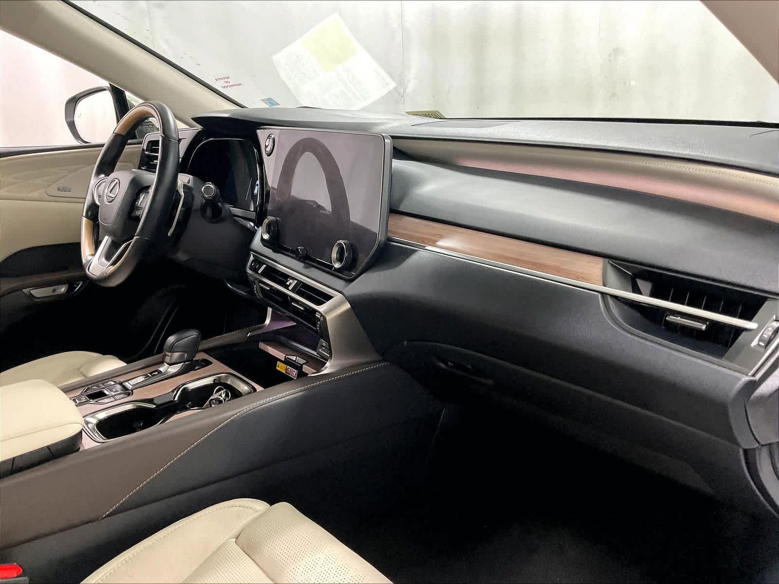 Used 2025 Lexus RX 450h Luxury w/ Convenience Package image 14