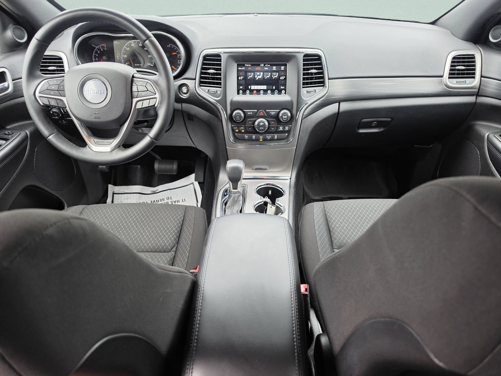 Used 2021 Jeep Grand Cherokee Laredo RWD image 15