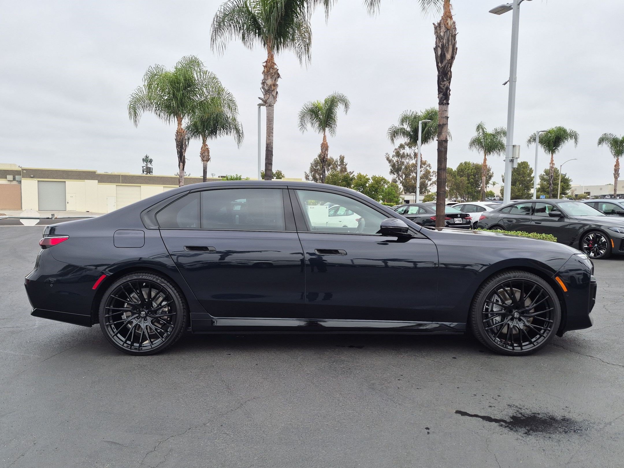 Used 2026 BMW 750e xDrive AWD/4WD image 11
