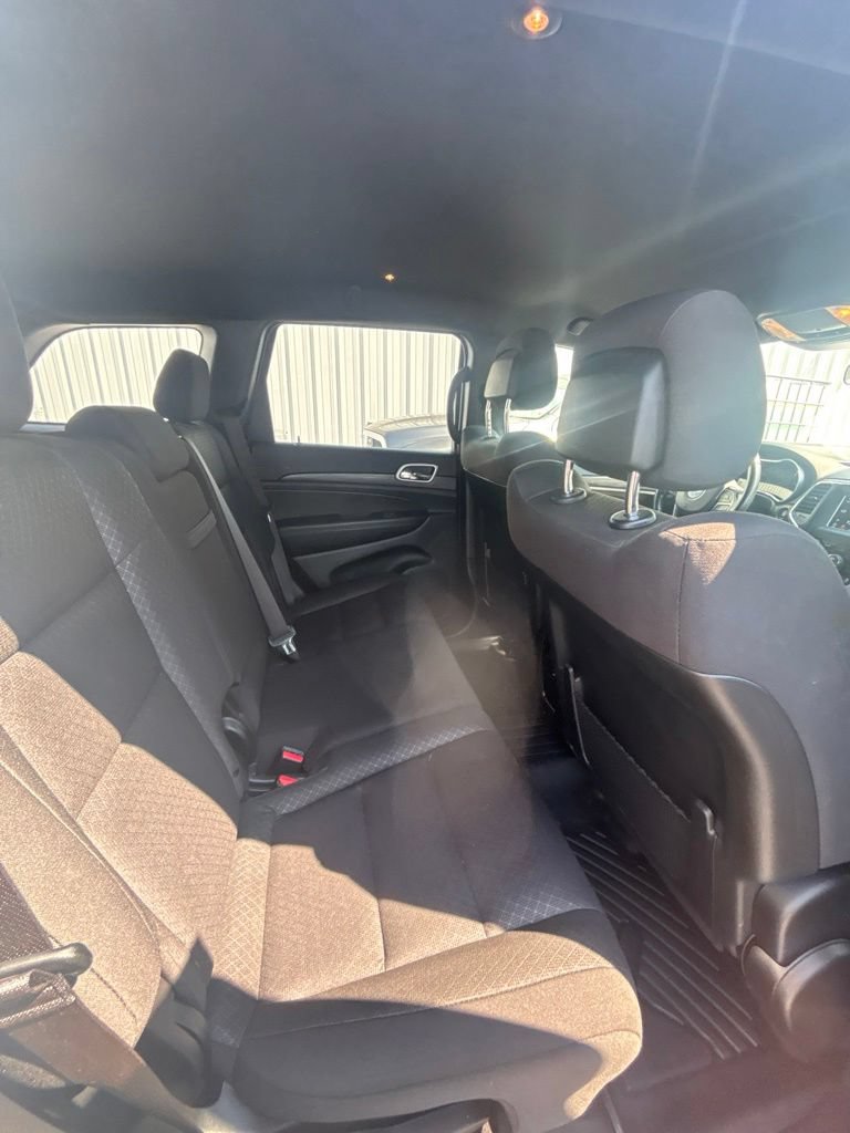 Used 2020 Jeep Grand Cherokee Laredo AWD/4WD image 22