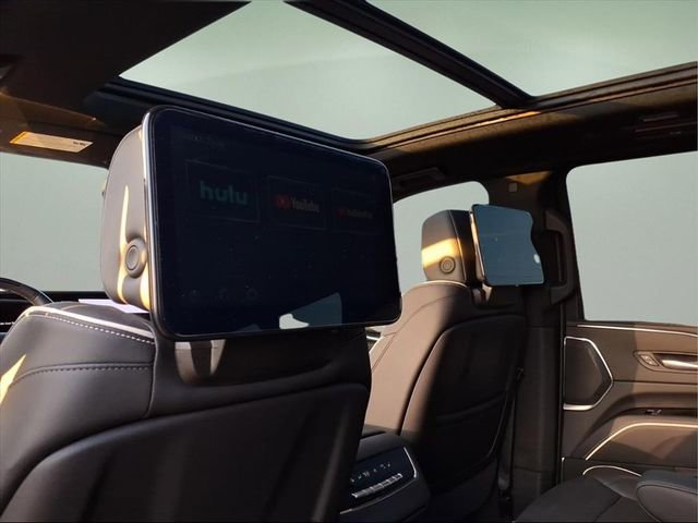 Used 2024 Cadillac Escalade ESV Premium Luxury w/ Performance Package image 14