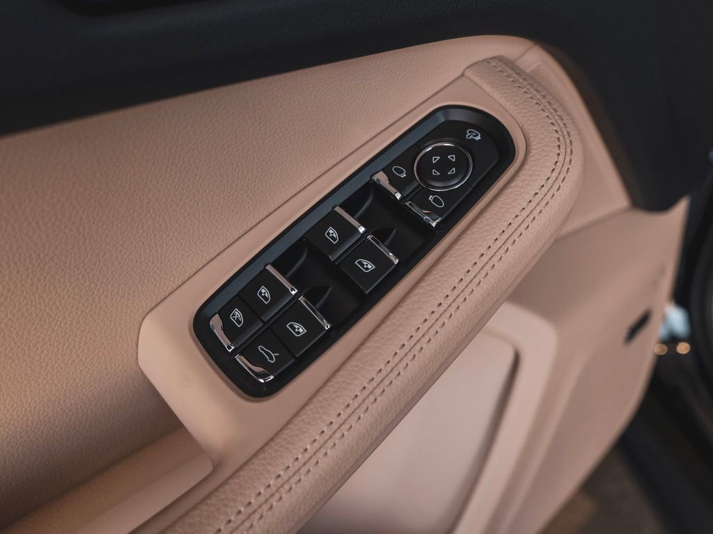 New 2025 Porsche Macan image 28