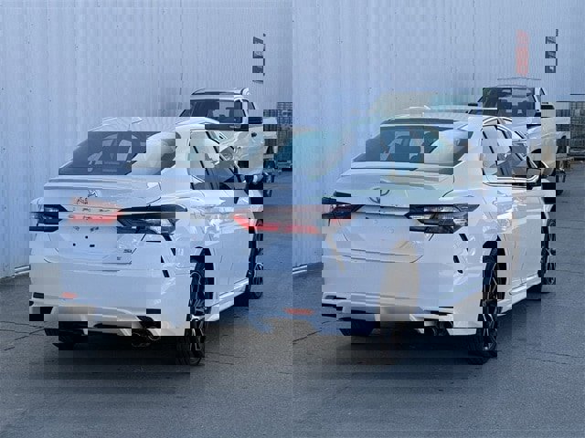 Used 2024 Toyota Camry SE image 4