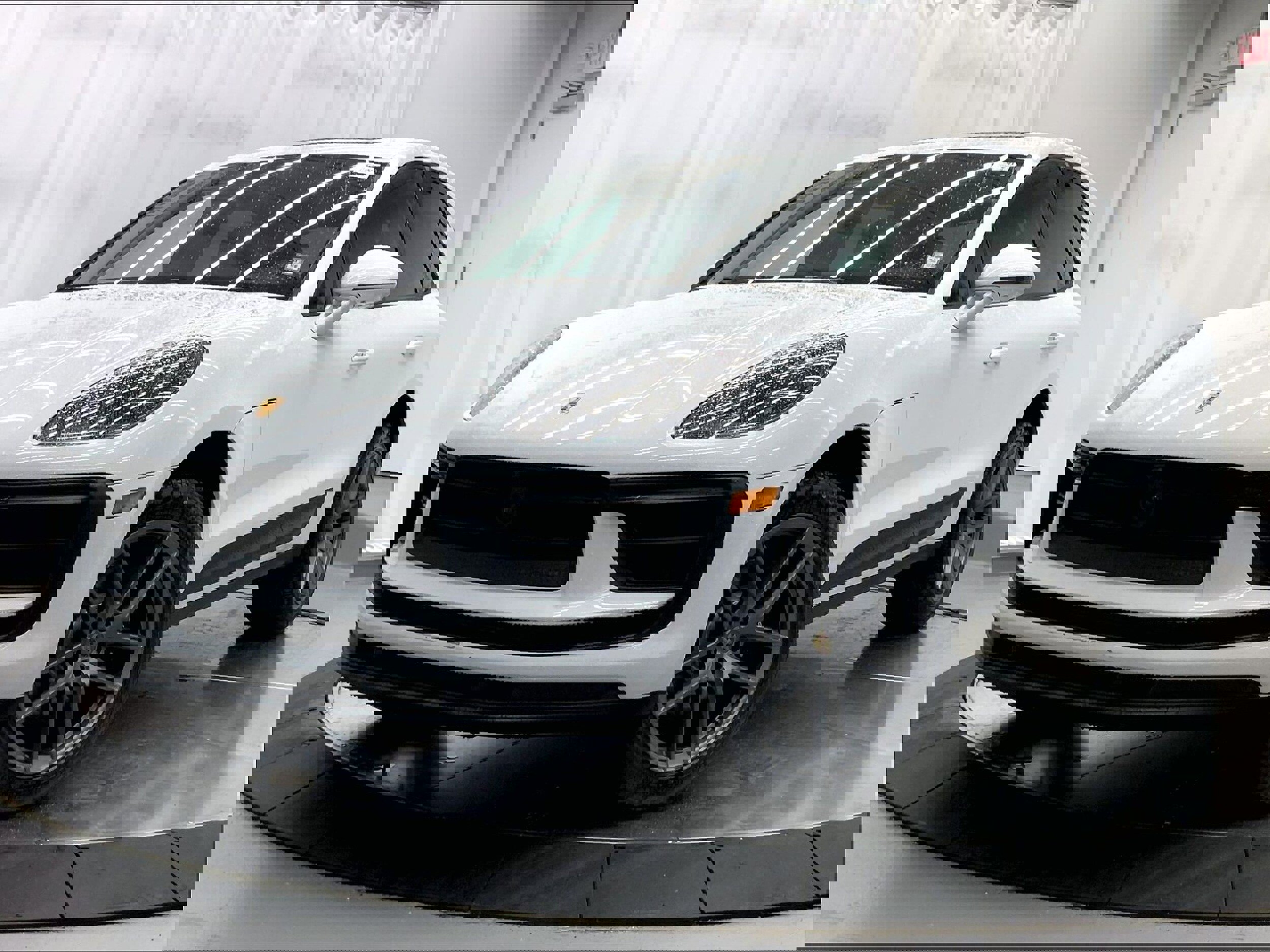 New 2025 Porsche Macan image 1