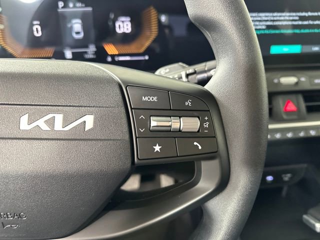 Used 2025 Kia K4 LXS image 16