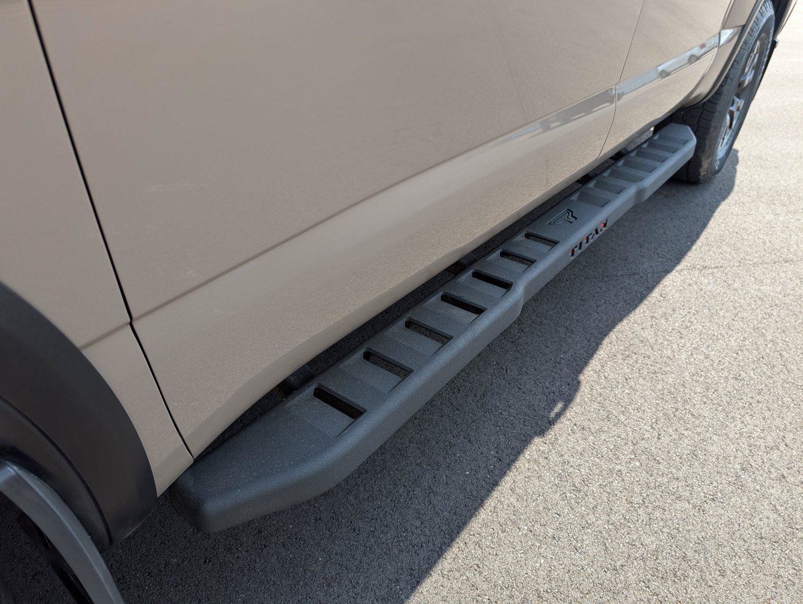 Used 2021 Nissan Titan PRO-4X w/ Pro-4x Utility Package AWD/4WD image 11