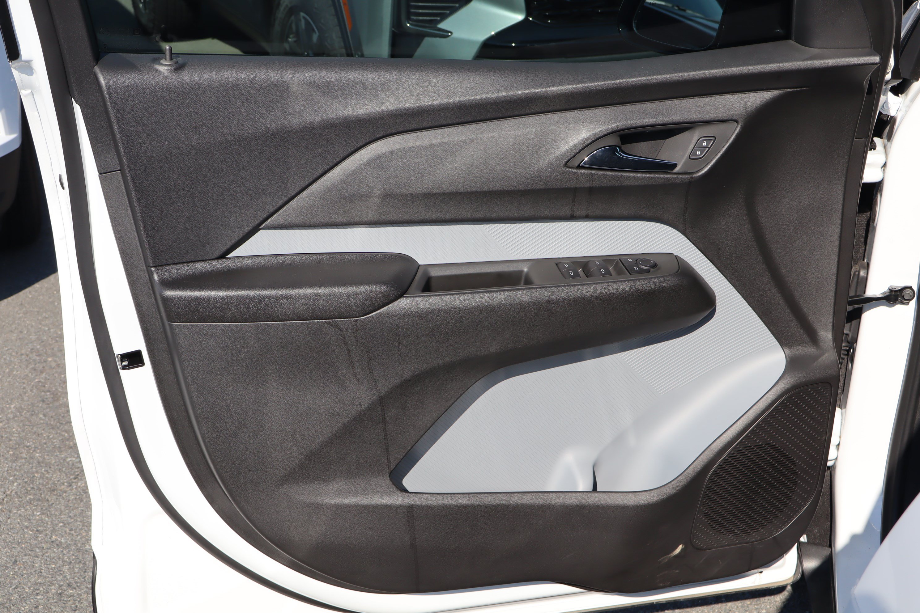 New 2027 Chevrolet Bolt LT w/ Comfort Package FWD image 10