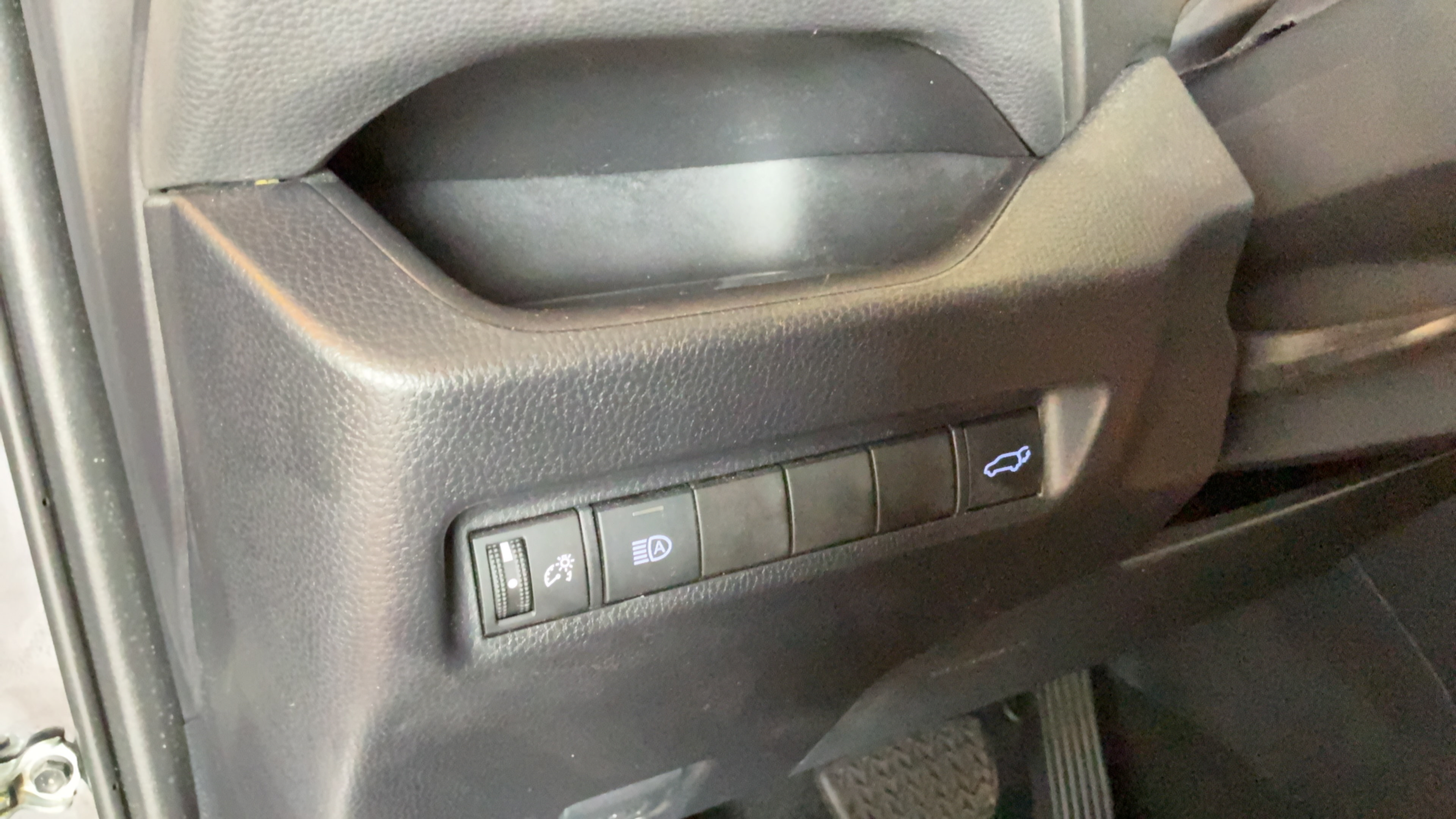 Used 2019 Toyota RAV4 XLE Premium w/ Advanced Technology Package FWD image 21