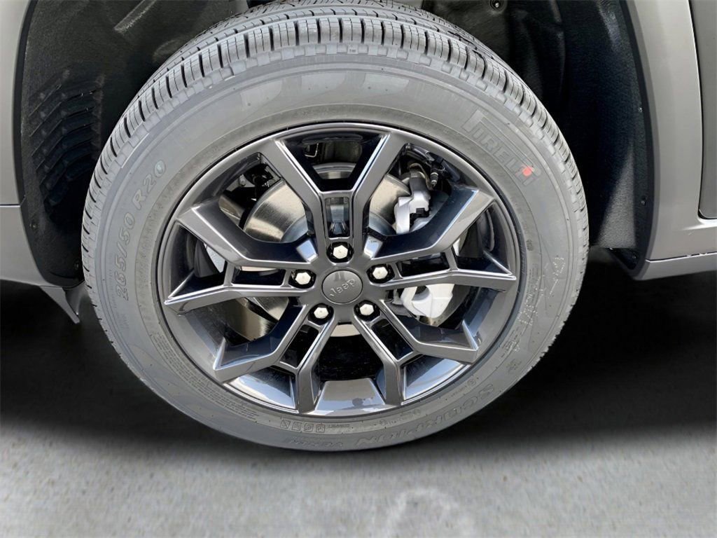 New 2025 Jeep Grand Cherokee Limited w/ Trailer Tow Package image 11