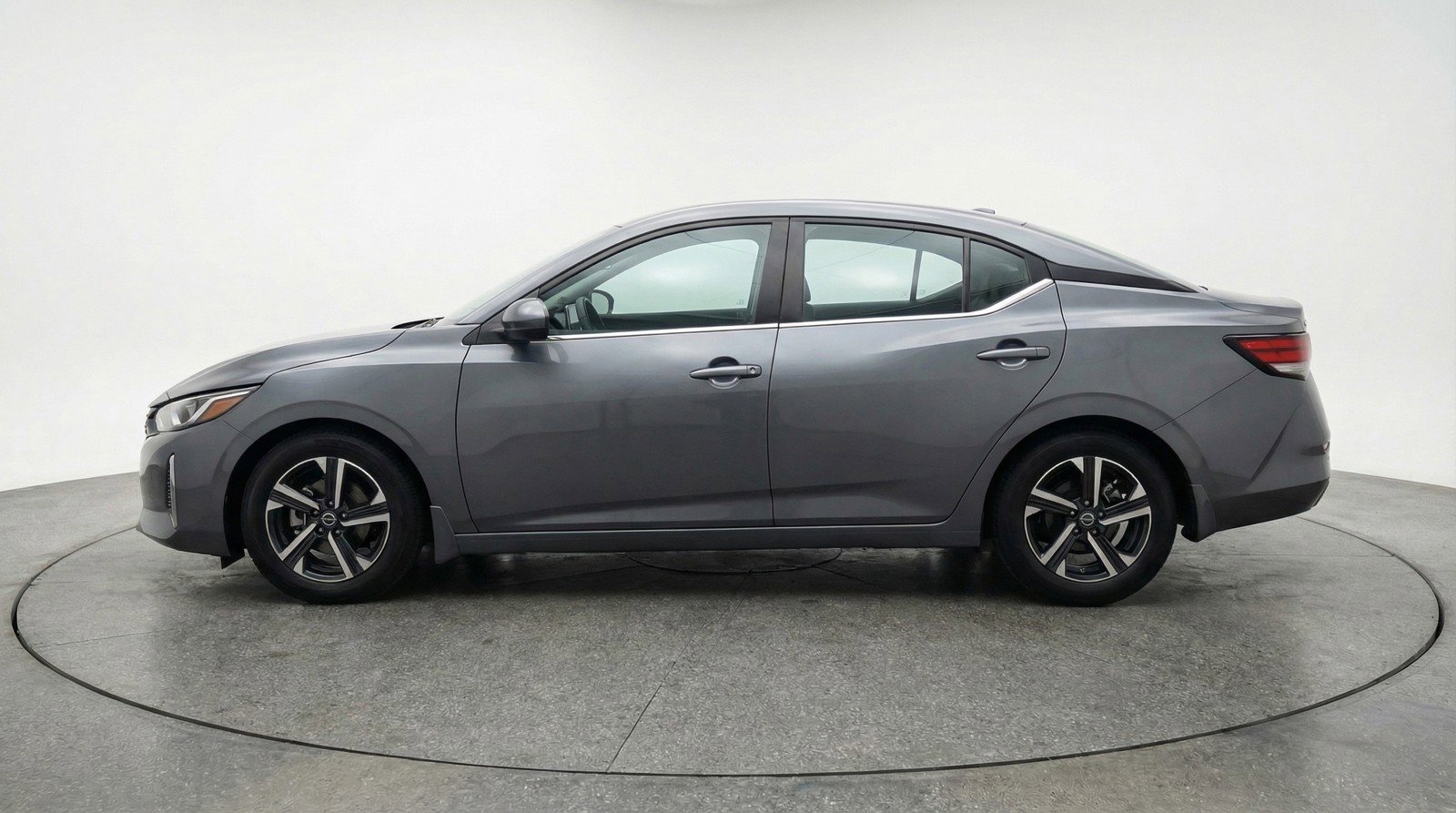 Used 2025 Nissan Sentra SV image 5